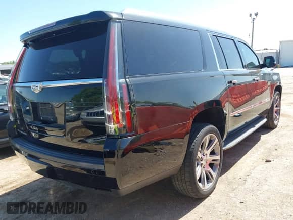 2016 Cadillac Escalade ESV Luxury Collection with VIN 1GYS3HKJ9GR107262, listed as a IAAI auction lot 42278705 with 151,149 mi miles and . Bid and sale history available at DreamBid. Image 4.