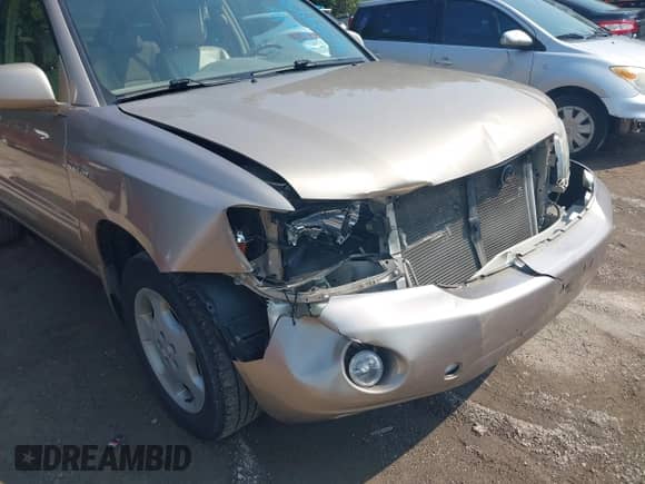 2004 Toyota Highlander с VIN JTEEP21A040003678, выставлен на аукционе IAAI как лот 42899543 с пробегом 297 138 миль миль и . История ставок и продаж доступна на DreamBid. Изображение 12.