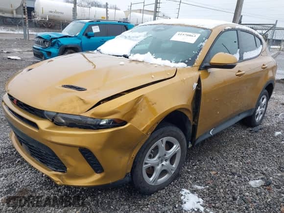 2024 Dodge Hornet GT with VIN ZACNDFAN4R3A13064, listed as a IAAI auction lot 41570863 with 34,558 mi miles and . Bid and sale history available at DreamBid. Image 2.