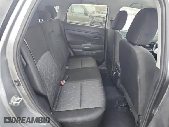 2023 Mitsubishi Outlander ES z VIN JA4ARUAU4PU014368, wystawiony jako Copart lot #80886605 z przebiegiem 28 594 mil mil oraz Szkoda całkowita • Salvage title. Historia ofert i sprzedaży dostępna na DreamBid. Obrazek 11.