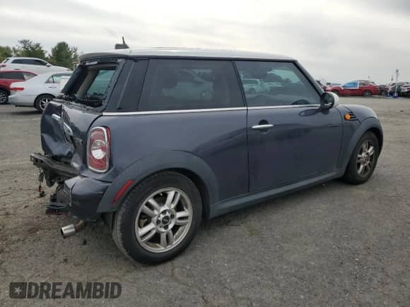 2013 MINI Hardtop с VIN WMWSU3C55DT681229, выставлен на аукционе Copart как лот 81660785 с пробегом 58 932 миль миль и Списание • Salvage title. История ставок и продаж доступна на DreamBid. Изображение 3.