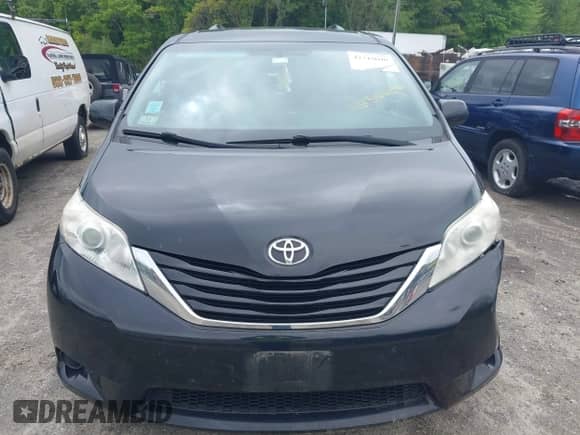 2017 Toyota Sienna LE with VIN 5TDJZ3DC5HS160965, listed as a IAAI auction lot 42310690 with 142,274 mi miles and . Bid and sale history available at DreamBid. Image 12.