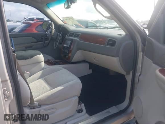 2007 Chevrolet Avalanche 2LT with VIN 3GNEC12J57G112279, listed as a IAAI auction lot 42776950 with 274,250 mi miles and . Bid and sale history available at DreamBid. Image 5.