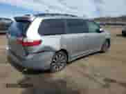 2018 Toyota Sienna LE z VIN 5TDJZ3DC0JS189263, wystawiony jako Copart lot #47955755 z przebiegiem 186 394 mil mil oraz Szkoda całkowita • Salvage title. Historia ofert i sprzedaży dostępna na DreamBid. Obrazek 3.