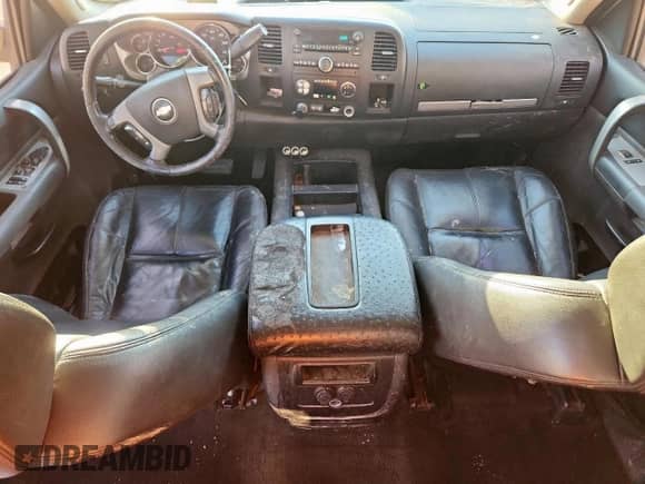 2008 Chevrolet Silverado 1500 1LT with VIN 2GCEC13J981164161, listed as a Copart auction lot 82435545 with 193,832 mi miles and Salvage title. Bid and sale history available at DreamBid. Image 8.