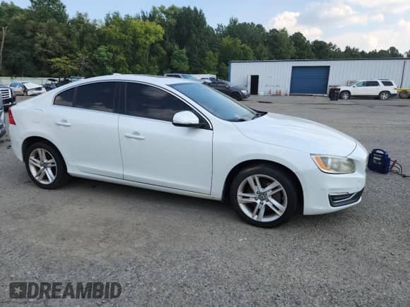 2015 Volvo S60 T5 Premier с VIN YV1612TB5F2317117, выставлен на аукционе Copart как лот 80667715 с пробегом 180 649 миль миль и Списание • Salvage title. История ставок и продаж доступна на DreamBid. Изображение 4.