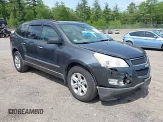 2009 Chevrolet Traverse LS z VIN 1GNEV13D79S111357, wystawiony jako IAAI lot #42401257 z przebiegiem 150 171 mil mil oraz . Historia ofert i sprzedaży dostępna na DreamBid. Obrazek 1.
