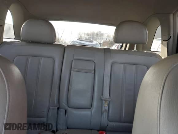 2008 Saturn VUE XR z VIN 3GSDL73798S540398, wystawiony jako Copart lot #82413024 z przebiegiem 195 812 mil mil oraz Czysty tytuł • Clean title. Historia ofert i sprzedaży dostępna na DreamBid. Obrazek 10.