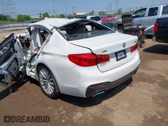 2018 BMW 5 Series 540i xDrive с VIN WBAJE7C56JWC55451, выставлен на аукционе IAAI как лот 40795468 с пробегом Не указан миль и . История ставок и продаж доступна на DreamBid. Изображение 3.