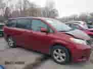 2013 Toyota Sienna LE AAS с VIN 5TDKK3DC8DS293271, выставлен на аукционе IAAI как лот 41155471 с пробегом 130 811 миль миль и . История ставок и продаж доступна на DreamBid. Изображение 13.