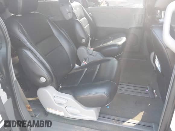 2019 Toyota Sienna LE Auto Access Seat с VIN 5TDKZ3DC2KS977158, выставлен на аукционе IAAI как лот 42402394 с пробегом 91 808 миль миль и . История ставок и продаж доступна на DreamBid. Изображение 8.