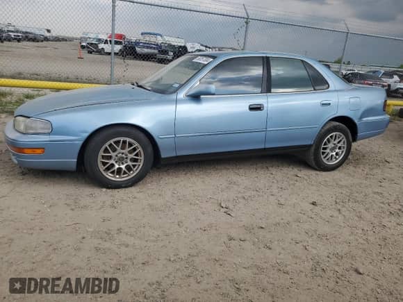 1993 Toyota Camry с VIN 4T1VK13E8PU055730, выставлен на аукционе Copart как лот 58357304 с пробегом 134 700 миль миль и Списание • Salvage title. История ставок и продаж доступна на DreamBid. Изображение 1.
