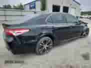 2020 Toyota Camry SE z VIN 4T1G11AK6LU341154, wystawiony jako Copart lot #84425325 z przebiegiem 57 367 mil mil oraz Czysty tytuł • Clean title. Historia ofert i sprzedaży dostępna na DreamBid. Obrazek 3.