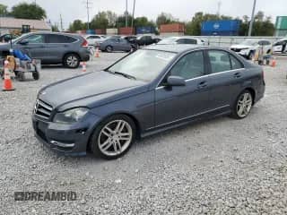 2014 Mercedes-Benz C 300 Sport z VIN WDDGF8AB0EA941578, wystawiony jako Copart lot #85528535 z przebiegiem 150 860 mil mil oraz Czysty tytuł • Clean title. Historia ofert i sprzedaży dostępna na DreamBid. Obrazek 1.