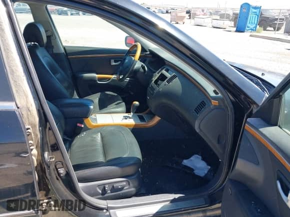 2006 Hyundai Azera SE with VIN KMHFC46FX6A042615, listed as a IAAI auction lot 42888424 with 142,847 mi miles and . Bid and sale history available at DreamBid. Image 5.