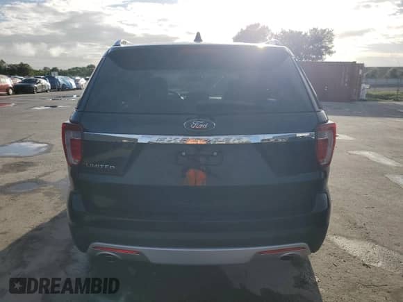 2017 Ford Explorer Limited z VIN 1FM5K7F88HGB81952, wystawiony jako Copart lot #83954605 z przebiegiem 110 880 mil mil oraz Szkoda całkowita • Salvage title. Historia ofert i sprzedaży dostępna na DreamBid. Obrazek 6.