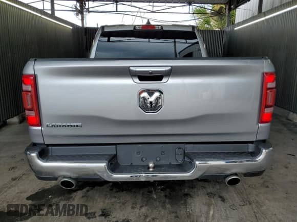 2024 Ram 1500 Laramie z VIN 1C6RREJT0RN220877, wystawiony jako Copart lot #63612485 z przebiegiem 42 532 mil mil oraz Czysty tytuł • Clean title. Historia ofert i sprzedaży dostępna na DreamBid. Obrazek 6.