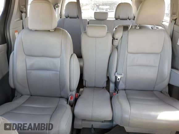 2015 Toyota Sienna XLE with VIN 5TDYK3DC6FS534791, listed as a Copart auction lot 84202225 with 211,521 mi miles and Salvage title. Bid and sale history available at DreamBid. Image 10.