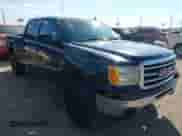 2013 GMC Sierra 1500 SLE z VIN 3GTP2VE7XDG185672, wystawiony jako IAAI lot #43336180 z przebiegiem 236 690 mil mil oraz . Historia ofert i sprzedaży dostępna na DreamBid. Obrazek 1.