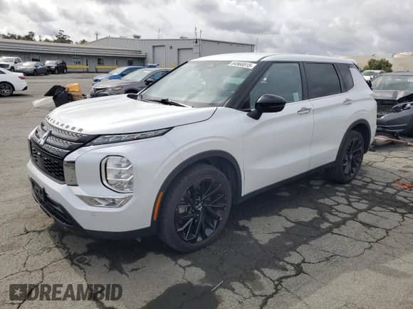 2023 Mitsubishi Outlander SE with VIN JA4J3UA84PZ034708, listed as a Copart auction lot 84960815 with 127,143 mi miles and Salvage title. Bid and sale history available at DreamBid. Image 1.