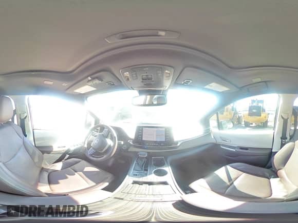 2024 Toyota Sienna Platinum с VIN 5TDERKEC0RS187244, выставлен на аукционе Copart как лот 52601025 с пробегом 11 881 миль миль и Списание • Salvage title. История ставок и продаж доступна на DreamBid. Изображение 13.