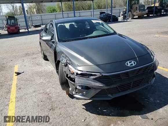 2024 Hyundai Elantra SE z VIN KMHLL4DG3RU795792, wystawiony jako Copart lot #69591345 z przebiegiem 9 347 mil mil oraz Szkoda całkowita • Salvage title. Historia ofert i sprzedaży dostępna na DreamBid. Obrazek 13.