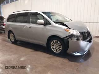 2016 Toyota Sienna XLE z VIN 5TDYK3DC7GS730188, wystawiony jako IAAI lot #43346185 z przebiegiem 102 406 mil mil oraz . Historia ofert i sprzedaży dostępna na DreamBid. Obrazek 1.