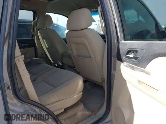 2007 Chevrolet Tahoe LTZ с VIN 1GNFC130X7R241919, выставлен на аукционе IAAI как лот 41270202 с пробегом Не указан миль и . История ставок и продаж доступна на DreamBid. Изображение 8.