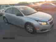 2014 Chevrolet Cruze LS с VIN 1G1PA5SH3E7274800, выставлен на аукционе IAAI как лот 43044990 с пробегом 121 350 миль миль и . История ставок и продаж доступна на DreamBid. Изображение 1.