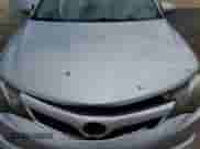 2013 Toyota Camry SE z VIN 4T1BF1FK2DU211457, wystawiony jako Copart lot #80587885 z przebiegiem 119 291 mil mil oraz Czysty tytuł • Clean title. Historia ofert i sprzedaży dostępna na DreamBid. Obrazek 11.