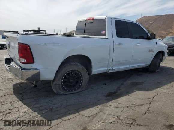2018 Ram 1500 SLT z VIN 1C6RR6GG5JS317594, wystawiony jako Copart lot #81326655 z przebiegiem 80 379 mil mil oraz Szkoda całkowita • Salvage title. Historia ofert i sprzedaży dostępna na DreamBid. Obrazek 3.