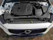 2022 Volvo S60 Momentum z VIN 7JRL12TZ0NG153946, wystawiony jako Copart lot #54171865 z przebiegiem 26 995 mil mil oraz Szkoda całkowita • Salvage title. Historia ofert i sprzedaży dostępna na DreamBid. Obrazek 11.