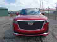 2021 Cadillac Escalade Premium Luxury z VIN 1GYS4BKL6MR453583, wystawiony jako IAAI lot #42129264 z przebiegiem 11 322 mil mil oraz . Historia ofert i sprzedaży dostępna na DreamBid. Obrazek 12.