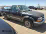 1998 Chevrolet S-10 LS z VIN 1GCCS144XW8179927, wystawiony jako Copart lot #58639355 z przebiegiem 212 970 mil mil oraz Czysty tytuł • Clean title. Historia ofert i sprzedaży dostępna na DreamBid. Obrazek 4.