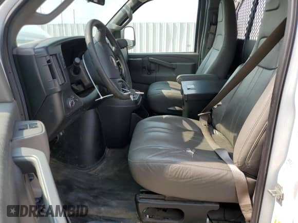 2018 Chevrolet Express Cargo с VIN 1GCWGAFP4J1339954, выставлен на аукционе Copart как лот 66054025 с пробегом 93 524 миль миль и Списание • Salvage title. История ставок и продаж доступна на DreamBid. Изображение 7.