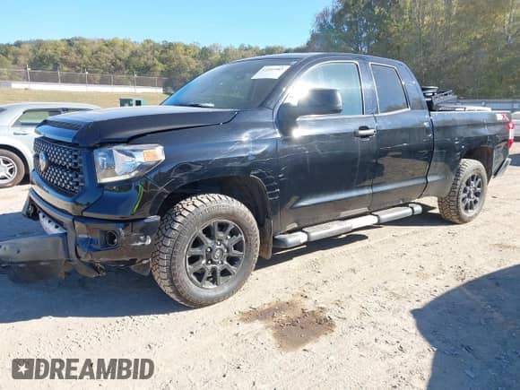2020 Toyota Tundra SR с VIN 5TFUY5F14LX892921, выставлен на аукционе IAAI как лот 43393983 с пробегом 76 776 миль миль и . История ставок и продаж доступна на DreamBid. Изображение 17.