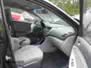 2017 Hyundai Accent Value Edition с VIN KMHCT4AE3HU379646, выставлен на аукционе IAAI как лот 42429659 с пробегом 63 230 миль миль и . История ставок и продаж доступна на DreamBid. Изображение 5.