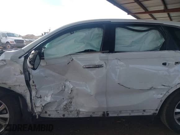 2019 Kia Sorento LX z VIN 5XYPG4A36KG611142, wystawiony jako IAAI lot #41275270 z przebiegiem 97 421 mil mil oraz . Historia ofert i sprzedaży dostępna na DreamBid. Obrazek 13.