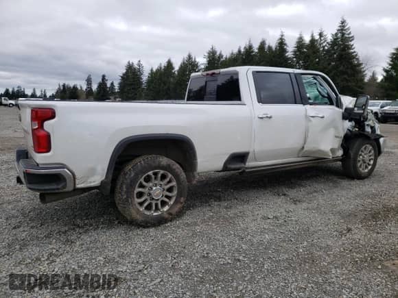 2024 Chevrolet Silverado 3500HD LTZ z VIN 1GC4YUEY6RF324547, wystawiony jako Copart lot #47469565 z przebiegiem 14 958 mil mil oraz Szkoda całkowita • Salvage title. Historia ofert i sprzedaży dostępna na DreamBid. Obrazek 3.
