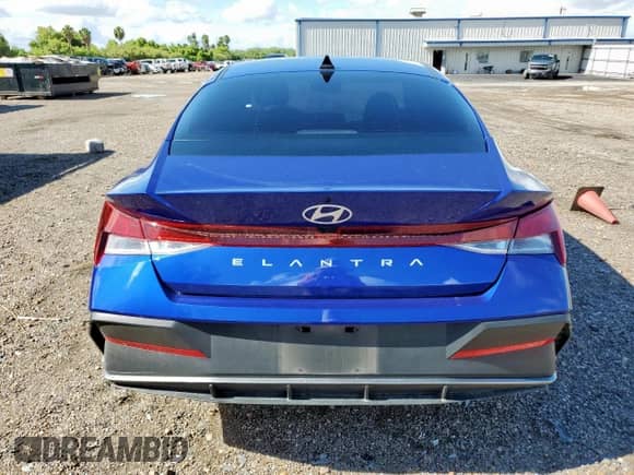 2025 Hyundai Elantra SE with VIN KMHLL4DG5SU918255, listed as a Copart auction lot 71559665 with 20,003 mi miles and Salvage title. Bid and sale history available at DreamBid. Image 6.