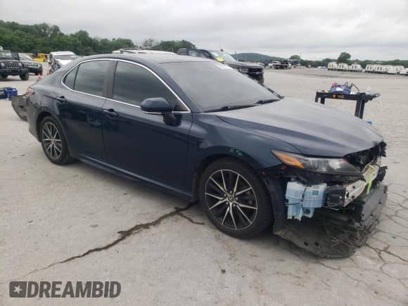 2021 Toyota Camry SE z VIN 4T1S11AK3MU521896, wystawiony jako Copart lot #60973185 z przebiegiem 108 116 mil mil oraz Szkoda całkowita • Salvage title. Historia ofert i sprzedaży dostępna na DreamBid. Obrazek 4.