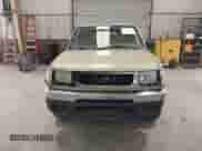 1998 Nissan Frontier z VIN 1N6DD21Y6WC338111, wystawiony jako IAAI lot #42575507 z przebiegiem 177 810 mil mil oraz . Historia ofert i sprzedaży dostępna na DreamBid. Obrazek 12.