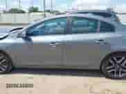 2017 Volvo S60 Dynamic с VIN YV126MFL1H2430565, выставлен на аукционе IAAI как лот 42201760 с пробегом 128 436 миль миль и . История ставок и продаж доступна на DreamBid. Изображение 14.