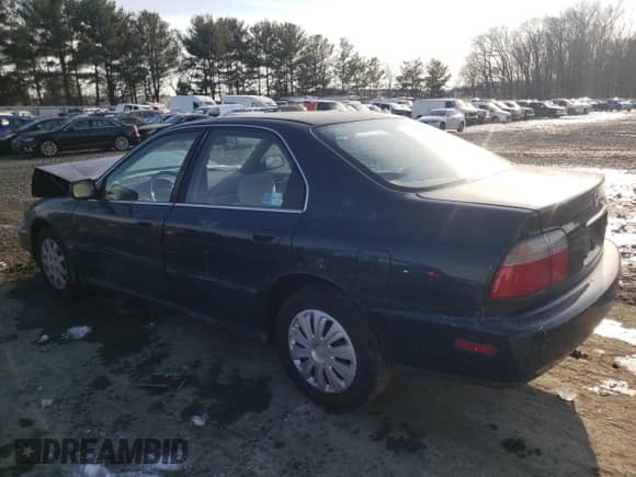 1996 Honda Accord with VIN 1HGCE6644TA028850, listed as a Copart auction lot 42564835 with 116,354 mi miles and Salvage title. Bid and sale history available at DreamBid. Image 2.