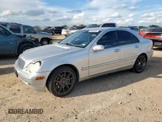 2001 Mercedes-Benz C 320 с VIN WDBRF64J01F043584, выставлен на аукционе Copart как лот 62385365 с пробегом Не указан миль и Списание • Salvage title. История ставок и продаж доступна на DreamBid. Изображение 1.