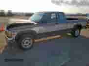 1993 Dodge Dakota z VIN 1B7GL23Y6PS148817, wystawiony jako Copart lot #67260985 z przebiegiem 164 951 mil mil oraz Szkoda całkowita • Salvage title. Historia ofert i sprzedaży dostępna na DreamBid. Obrazek 1.