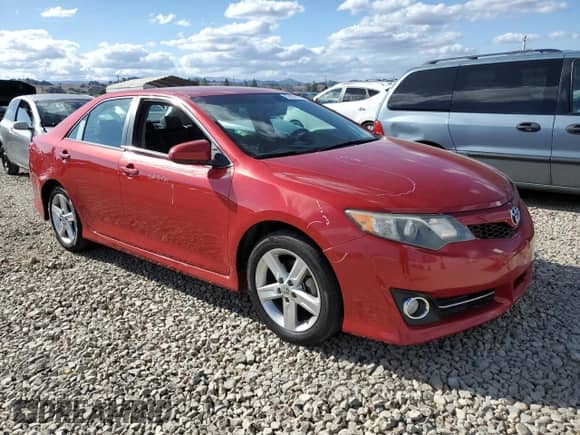 2014 Toyota Camry LE with VIN 4T1BF1FK8EU748187, listed as a Copart auction lot 82407185 with 110,013 mi miles and Salvage title. Bid and sale history available at DreamBid. Image 4.