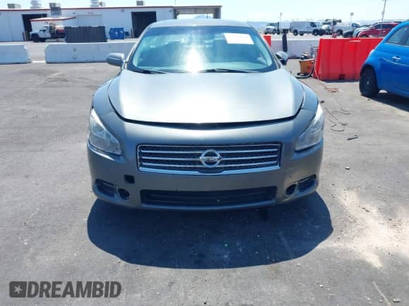 2014 Nissan Maxima S z VIN 1N4AA5AP4EC905900, wystawiony jako IAAI lot #43124050 z przebiegiem 115 628 mil mil oraz . Historia ofert i sprzedaży dostępna na DreamBid. Obrazek 6.