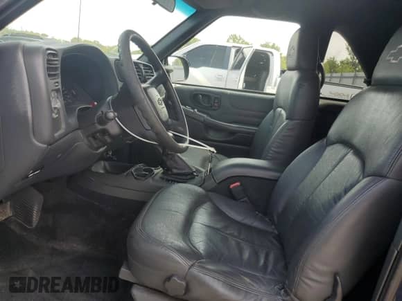 2002 Chevrolet Blazer LS с VIN 1GNCS18W92K225246, выставлен на аукционе Copart как лот 81106095 с пробегом 136 844 миль миль и Чистый • Clean title. История ставок и продаж доступна на DreamBid. Изображение 7.