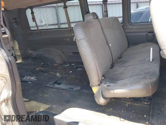 2013 Chevrolet Express Passenger LT с VIN 1GAZG1FG2D1172293, выставлен на аукционе IAAI как лот 42207624 с пробегом 250 537 миль миль и . История ставок и продаж доступна на DreamBid. Изображение 8.